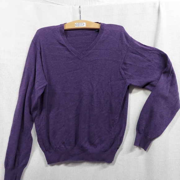 IZOD Purple Pullover VNeck Lightweight Sweater - Picture 5 of 11